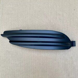 2002-04 TOYOTA CAMRY RIGHT PASSENGER SIDE (RH) FOG LIGHT COVER — NEW